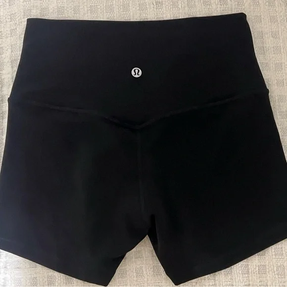 lululemon athletica Black align bike shorts size 6 4 in worn twice! - Picture 2 of 4
